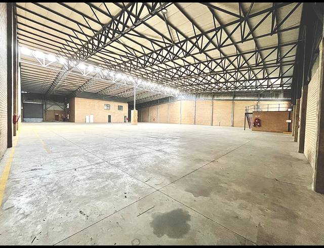 2,418M² WAREHOUSE TO LET IN NORTH RIDING